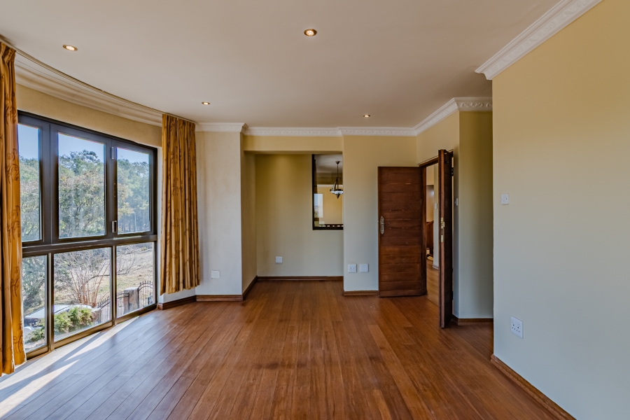 To Let 4 Bedroom Property for Rent in Zwavelpoort Gauteng