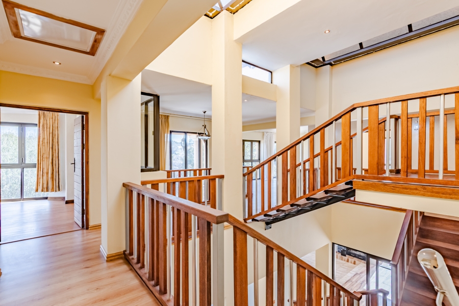 To Let 4 Bedroom Property for Rent in Zwavelpoort Gauteng