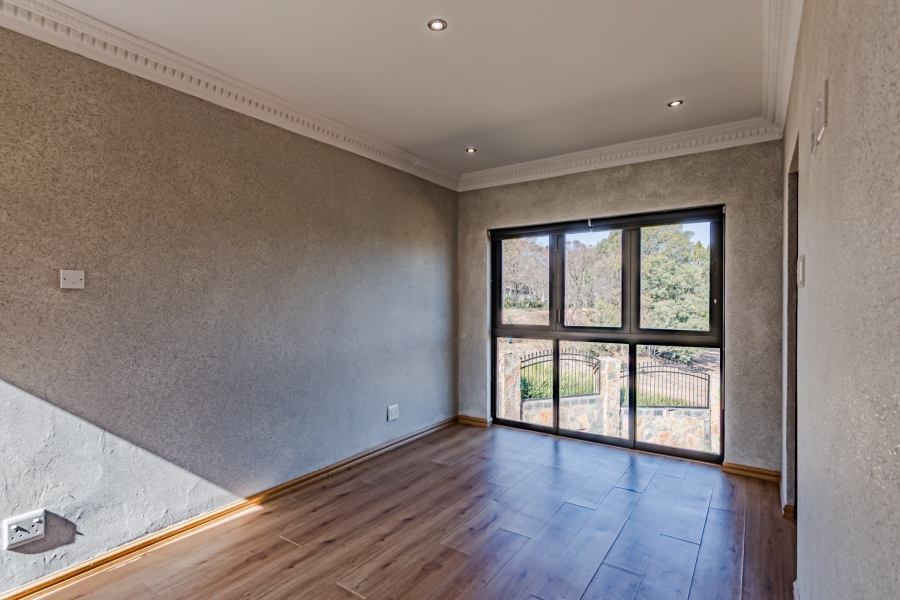 To Let 4 Bedroom Property for Rent in Zwavelpoort Gauteng