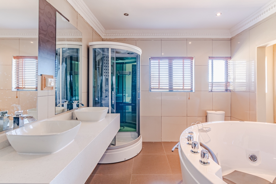 To Let 4 Bedroom Property for Rent in Zwavelpoort Gauteng