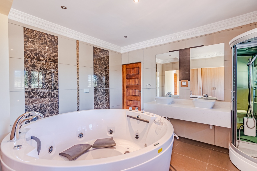 To Let 4 Bedroom Property for Rent in Zwavelpoort Gauteng