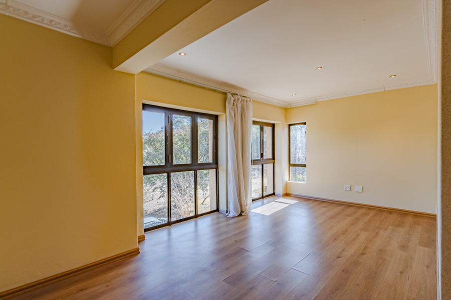To Let 4 Bedroom Property for Rent in Zwavelpoort Gauteng