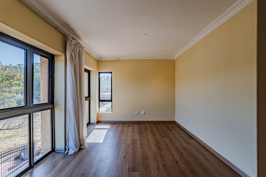 To Let 4 Bedroom Property for Rent in Zwavelpoort Gauteng