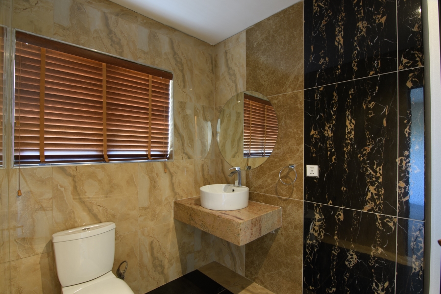 To Let 4 Bedroom Property for Rent in Zwavelpoort Gauteng