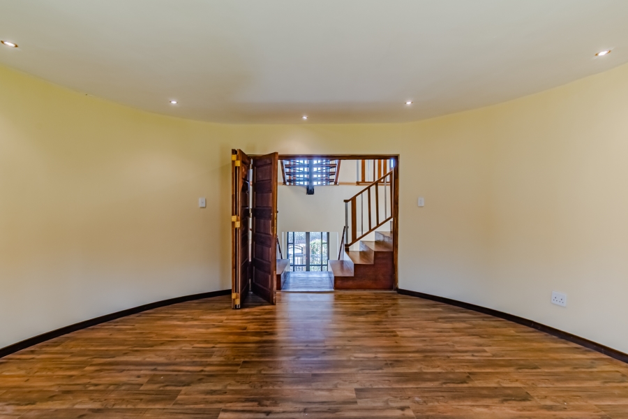 To Let 4 Bedroom Property for Rent in Zwavelpoort Gauteng