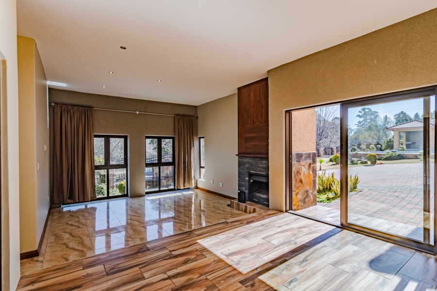 To Let 4 Bedroom Property for Rent in Zwavelpoort Gauteng