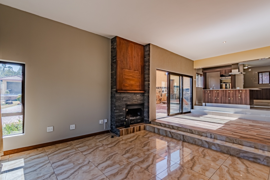 To Let 4 Bedroom Property for Rent in Zwavelpoort Gauteng