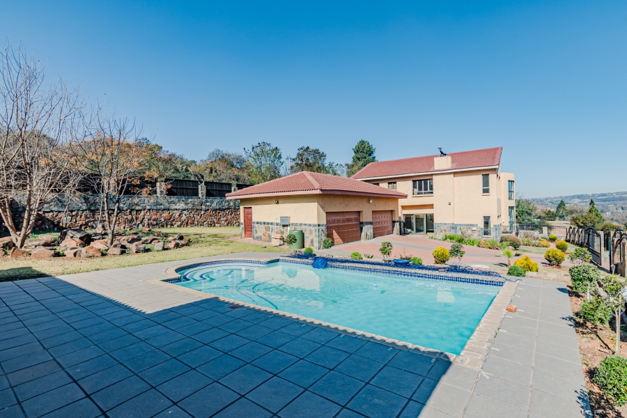 To Let 4 Bedroom Property for Rent in Zwavelpoort Gauteng