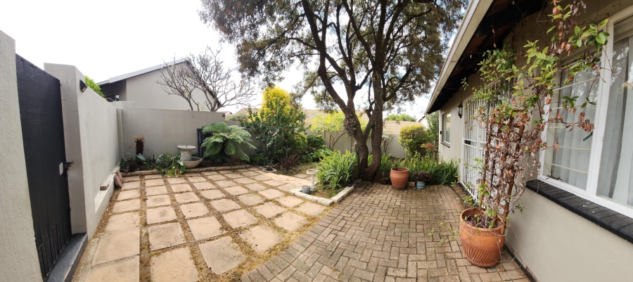 2 Bedroom Property for Sale in Sundowner Gauteng