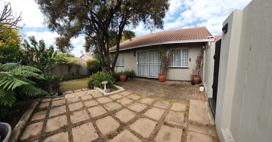 2 Bedroom Property for Sale in Sundowner Gauteng