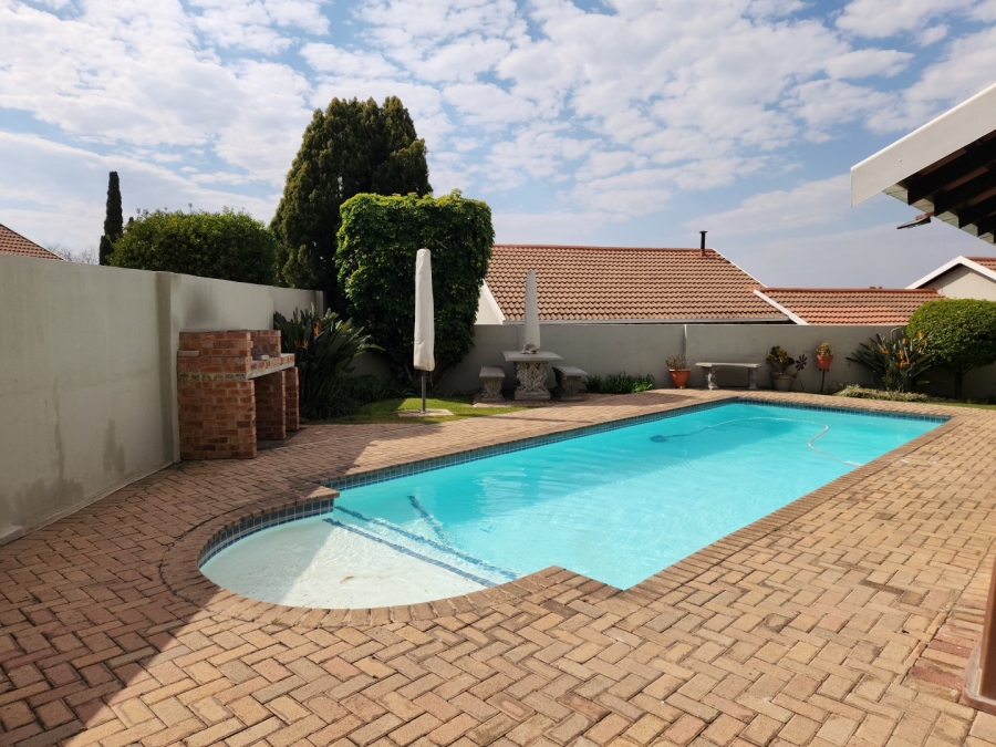 2 Bedroom Property for Sale in Sundowner Gauteng