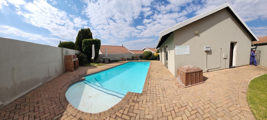 2 Bedroom Property for Sale in Sundowner Gauteng