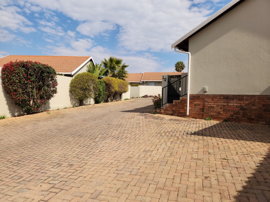 2 Bedroom Property for Sale in Sundowner Gauteng