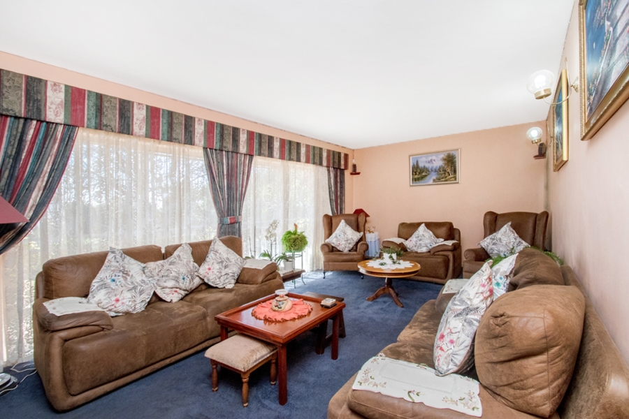 6 Bedroom Property for Sale in Helderkruin Gauteng