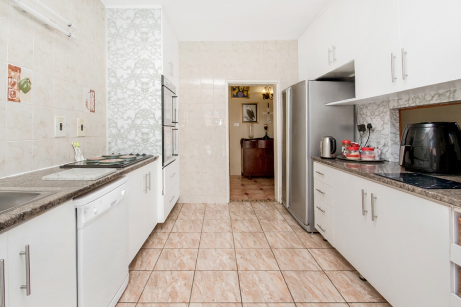 6 Bedroom Property for Sale in Helderkruin Gauteng