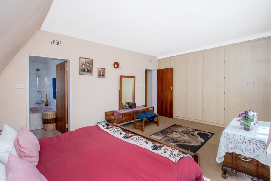 6 Bedroom Property for Sale in Helderkruin Gauteng