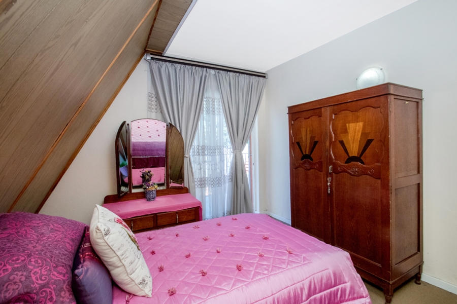 6 Bedroom Property for Sale in Helderkruin Gauteng