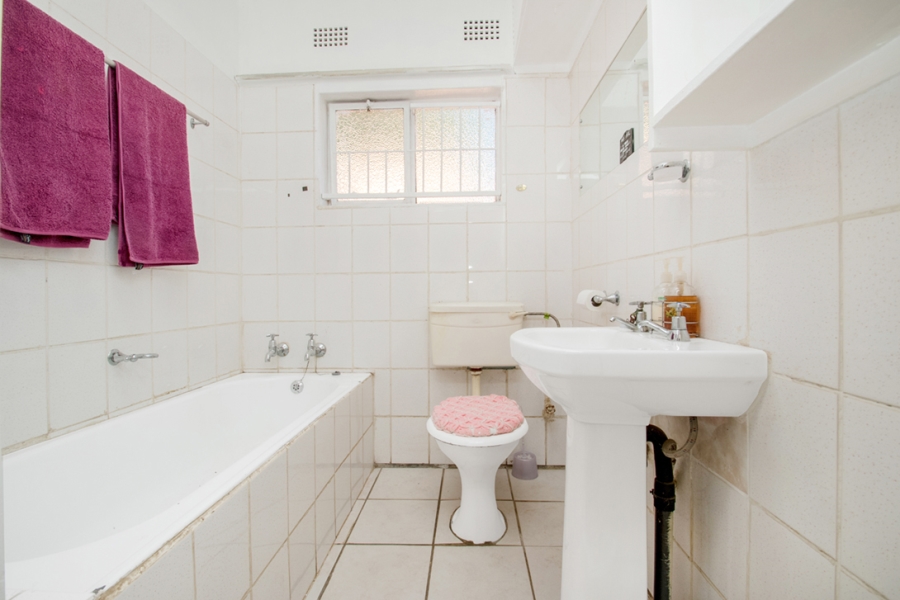 6 Bedroom Property for Sale in Helderkruin Gauteng
