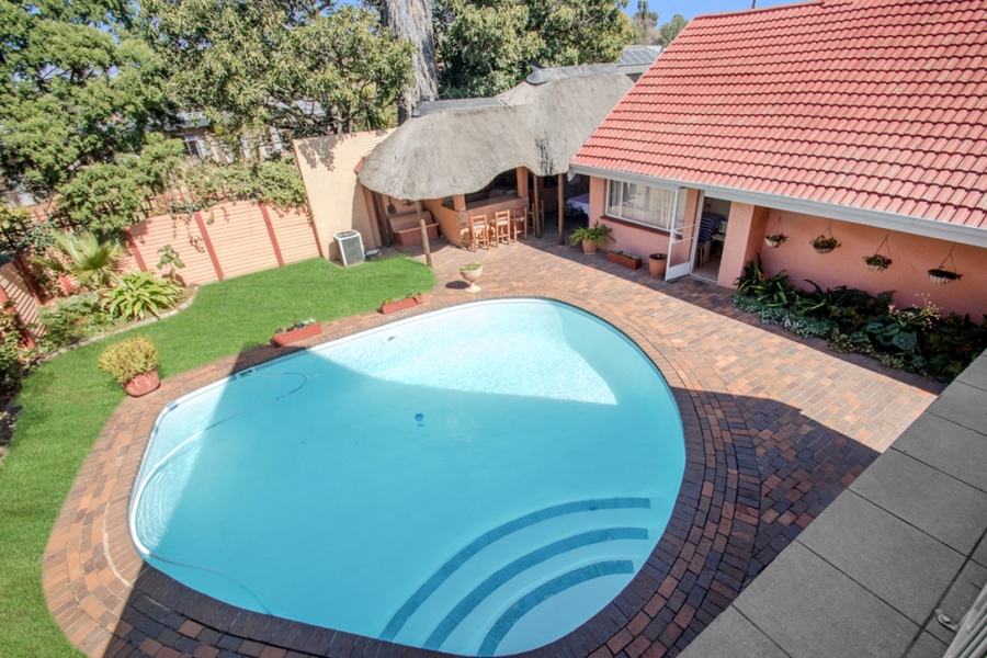 6 Bedroom Property for Sale in Helderkruin Gauteng