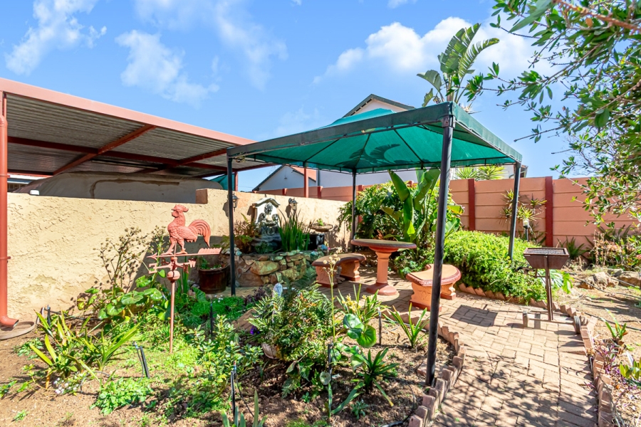 6 Bedroom Property for Sale in Helderkruin Gauteng