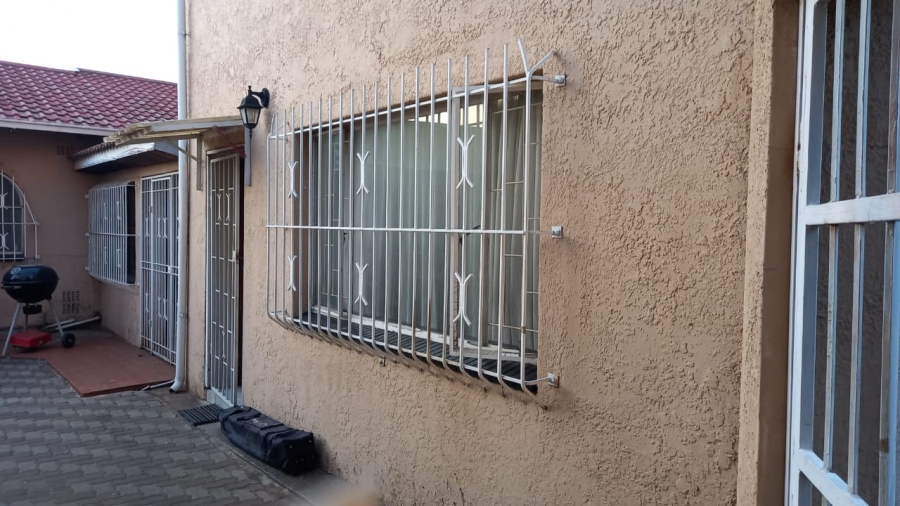 To Let 2 Bedroom Property for Rent in Highway Gardens Gauteng