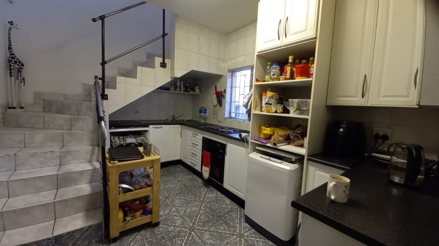 To Let 2 Bedroom Property for Rent in Highway Gardens Gauteng