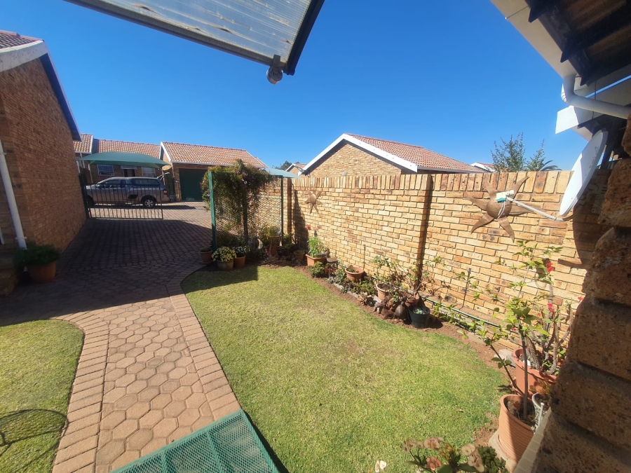 2 Bedroom Property for Sale in Krugersdorp North Gauteng