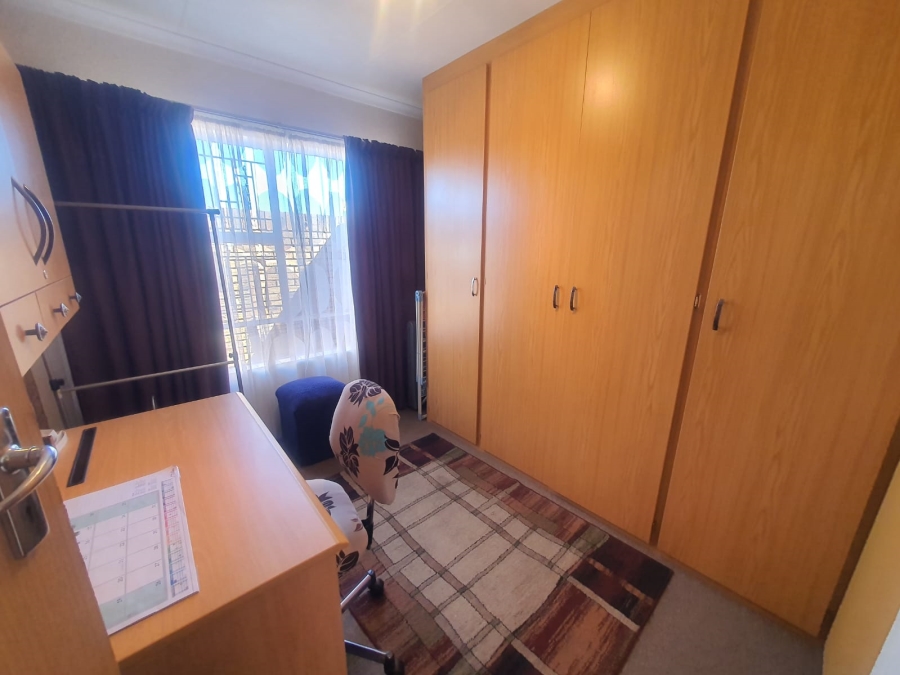 2 Bedroom Property for Sale in Krugersdorp North Gauteng
