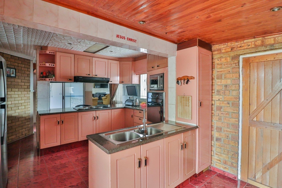 4 Bedroom Property for Sale in Lenasia South Gauteng