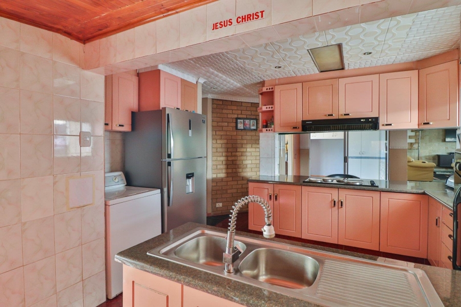 4 Bedroom Property for Sale in Lenasia South Gauteng