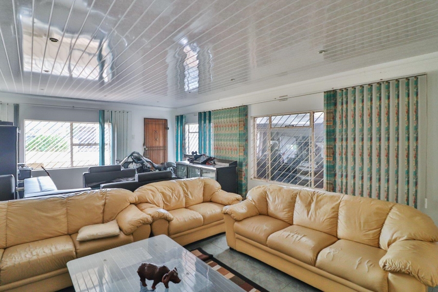 4 Bedroom Property for Sale in Lenasia South Gauteng