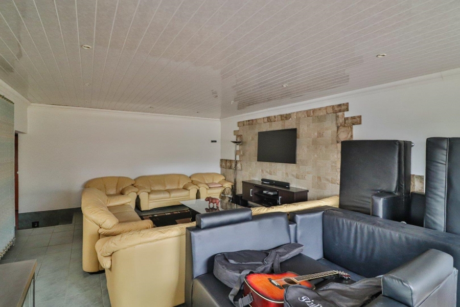 4 Bedroom Property for Sale in Lenasia South Gauteng