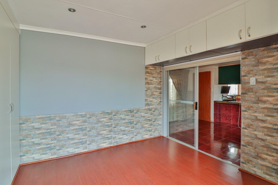 4 Bedroom Property for Sale in Lenasia South Gauteng