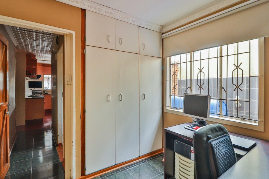 4 Bedroom Property for Sale in Lenasia South Gauteng