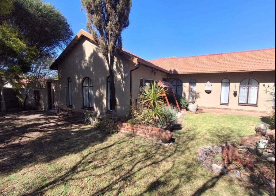 3 Bedroom Property for Sale in Brackenhurst Gauteng