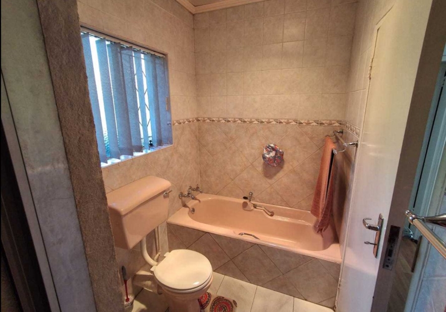 3 Bedroom Property for Sale in Brackenhurst Gauteng