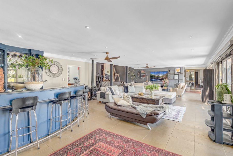 9 Bedroom Property for Sale in Crowthorne AH Gauteng