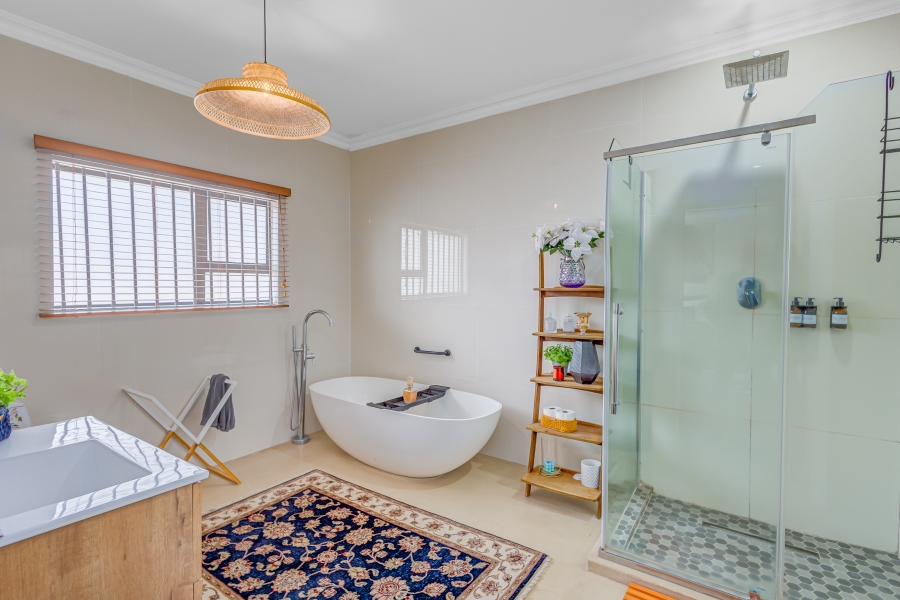 9 Bedroom Property for Sale in Crowthorne AH Gauteng