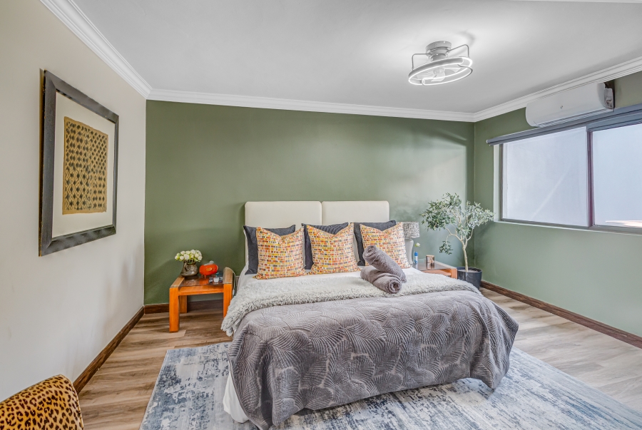 9 Bedroom Property for Sale in Crowthorne AH Gauteng