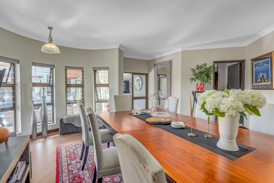 9 Bedroom Property for Sale in Crowthorne AH Gauteng
