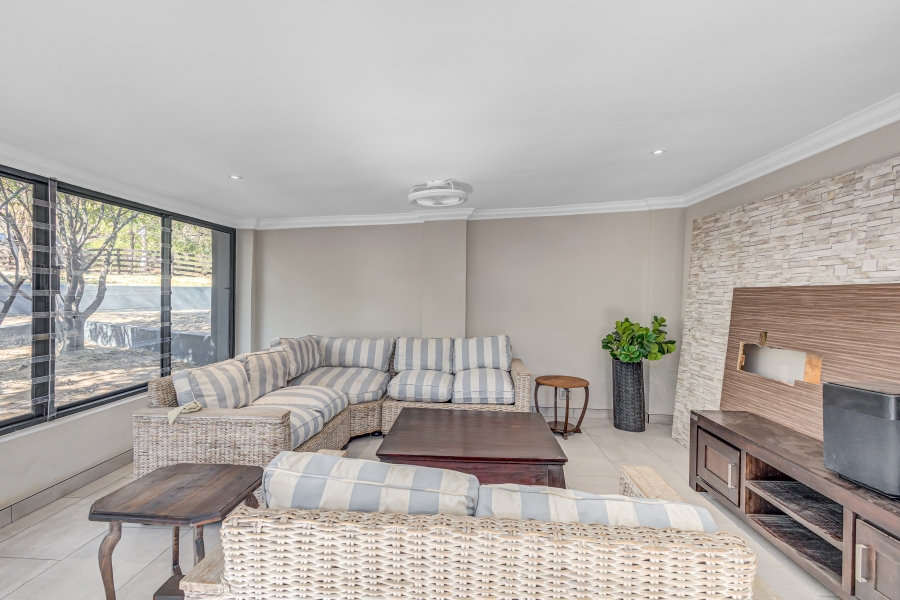 9 Bedroom Property for Sale in Crowthorne AH Gauteng