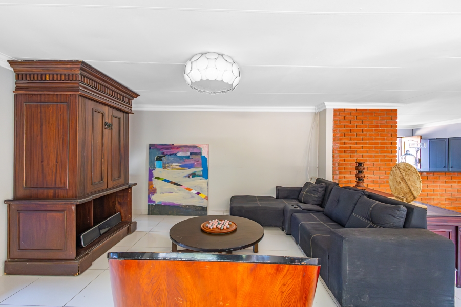 9 Bedroom Property for Sale in Crowthorne AH Gauteng