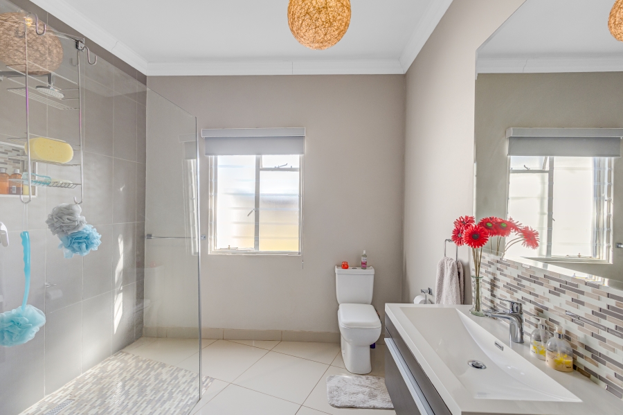 9 Bedroom Property for Sale in Crowthorne AH Gauteng