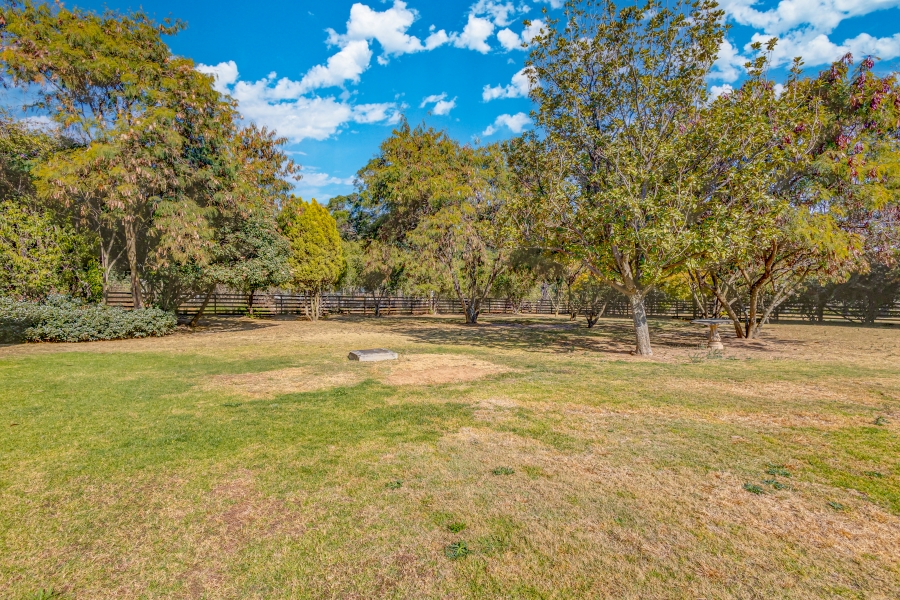 9 Bedroom Property for Sale in Crowthorne AH Gauteng