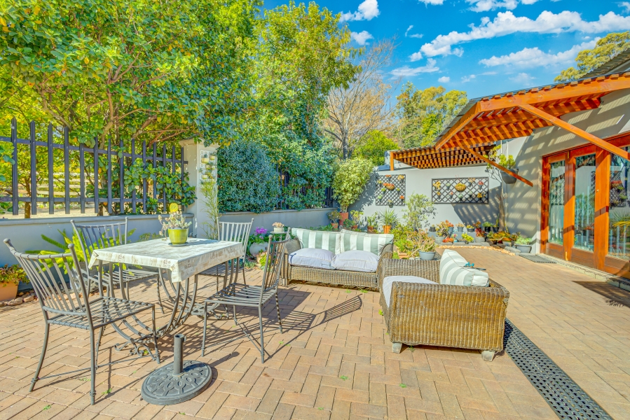 9 Bedroom Property for Sale in Crowthorne AH Gauteng