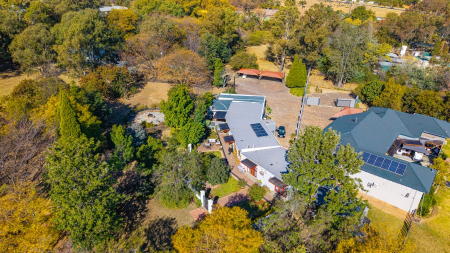 9 Bedroom Property for Sale in Crowthorne AH Gauteng