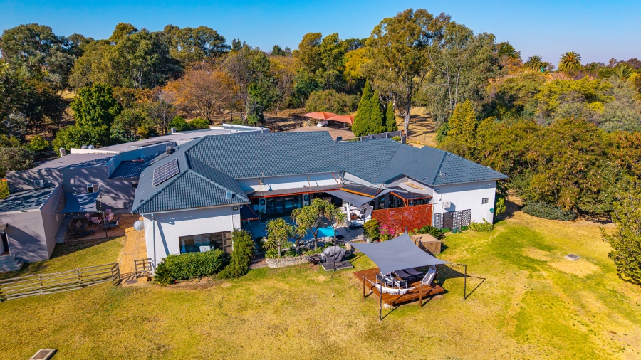 9 Bedroom Property for Sale in Crowthorne AH Gauteng
