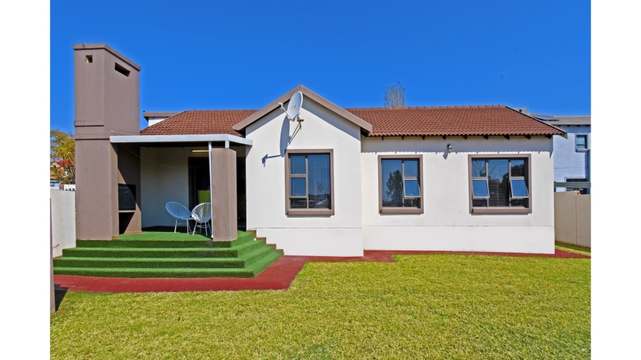 3 Bedroom Property for Sale in Thatchfield Hills Gauteng