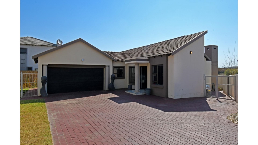 3 Bedroom Property for Sale in Thatchfield Hills Gauteng