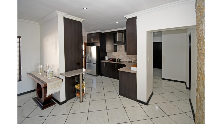 3 Bedroom Property for Sale in Thatchfield Hills Gauteng